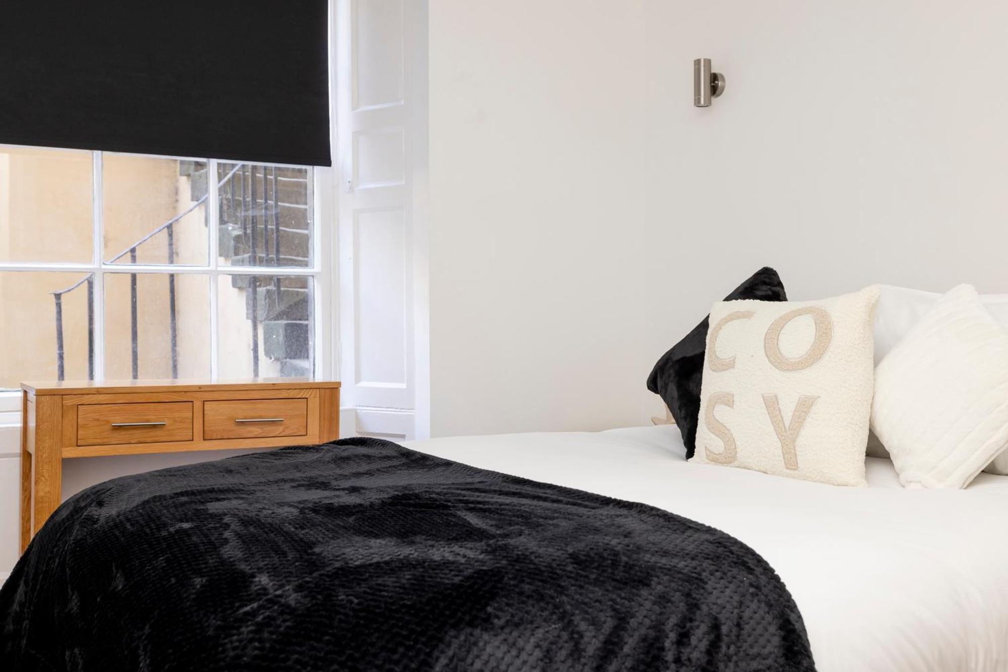 Joivy 3Br Flat In Haymarket With Free Parking Edinburgh Ngoại thất bức ảnh